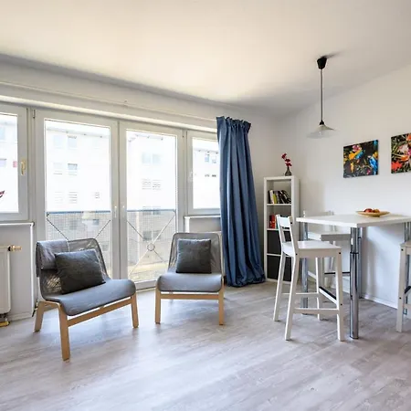 Helles Apartment In Top-Lage Mit Parkplatz Magdeburg Exterior photo