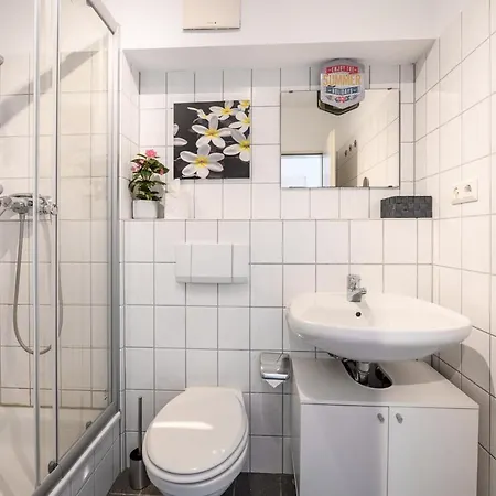 Helles Apartment In Top-Lage Mit Parkplatz Magdeburg Exterior photo